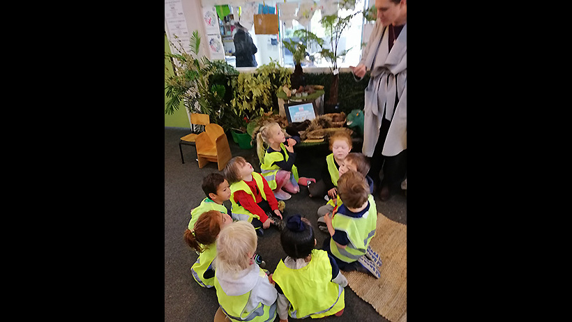 Conservation Week children at Lollipops Papamoa Daycare picking up rubbish