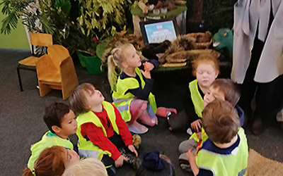 Conservation Week children at Lollipops Papamoa Daycare picking up rubbish
